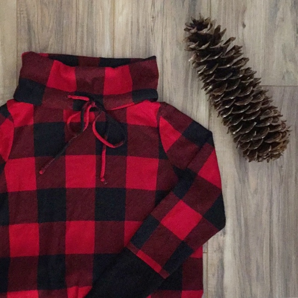 Plaid knit sweater top.